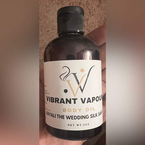 Brown Sugar Babe rollerball oils
Vibrant Vapours oils
~READ DESCRIPTION~ - Picture 7 of 12